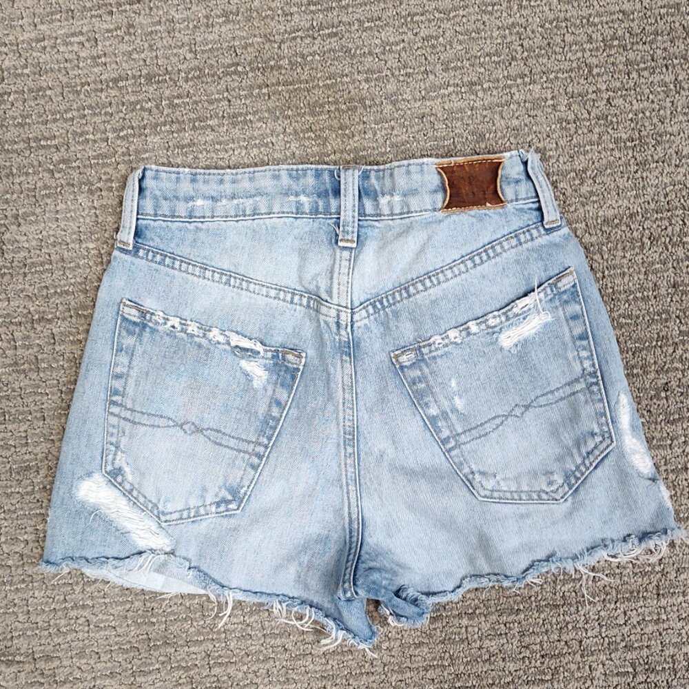 Ladies LUCKY BRAND Distressed Jean Shorts - Size 2/26 - EUC - Picture 3 of 5